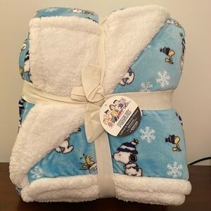 BRAND NEW BERKSHIRE BLANKET-QUEEN